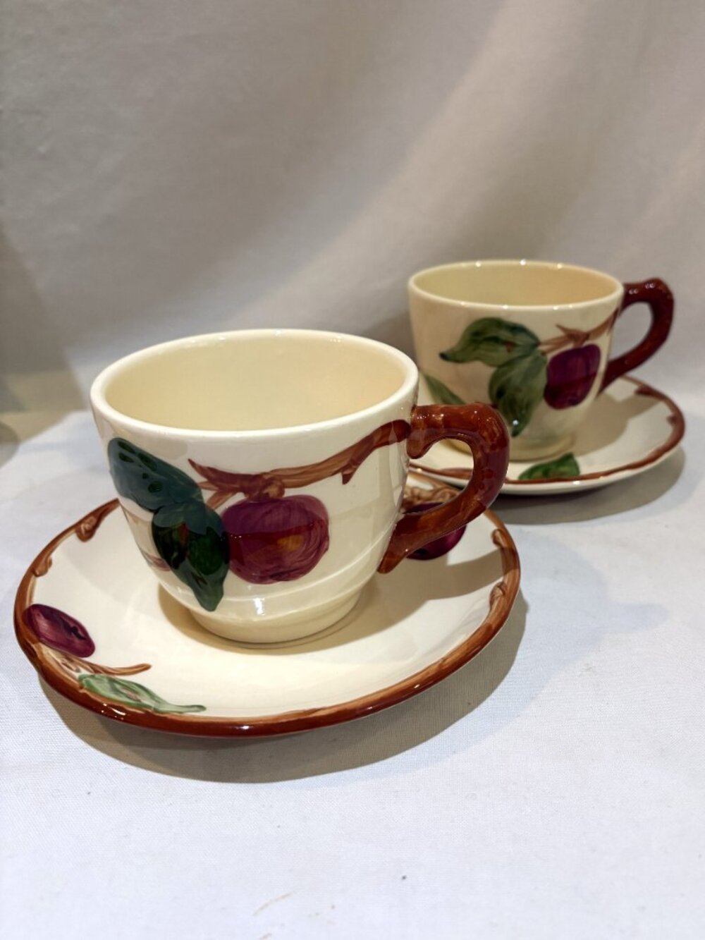 Set Of 2 VTG Franciscan Earthenware Apple Coffee Teacup Saucer Sets Made in USA